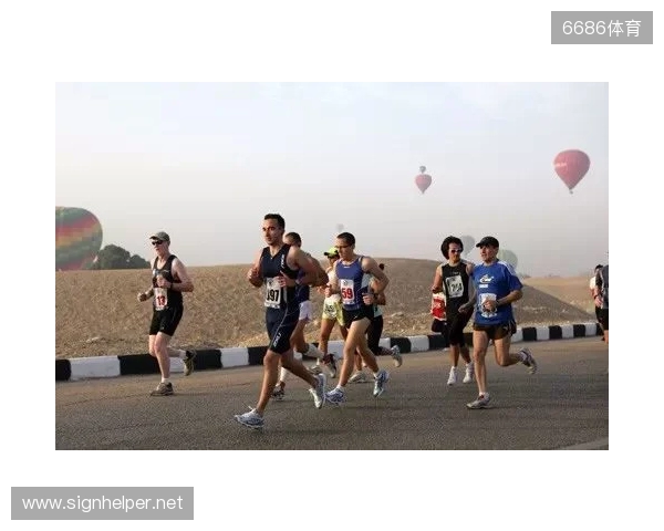 感人至深，朋友穿若塔球衣跑马拉松，期间与若塔妻子相拥